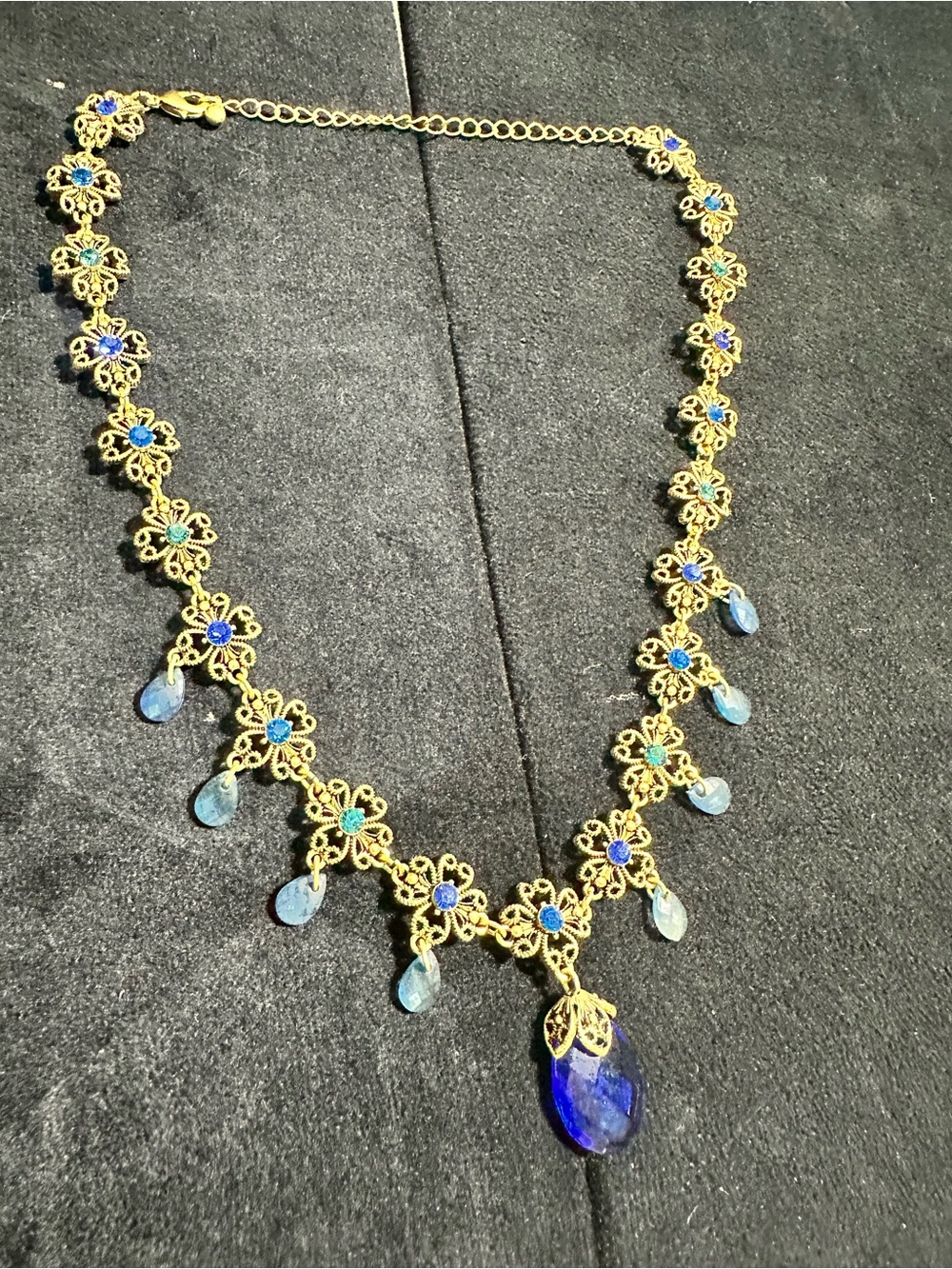 Vtg: Avon Briolette Blue Rhinestone Floral Y drop Necklace - Picture 6 of 9